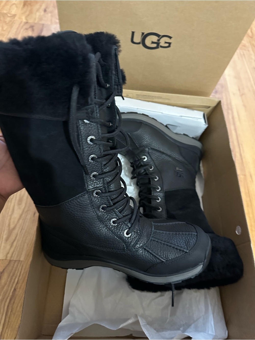 NWT- UGG- ADIRONDACK TALL III Tall Black Lace-Up Winter Boots! Super warm & cozy - Picture 5 of 6